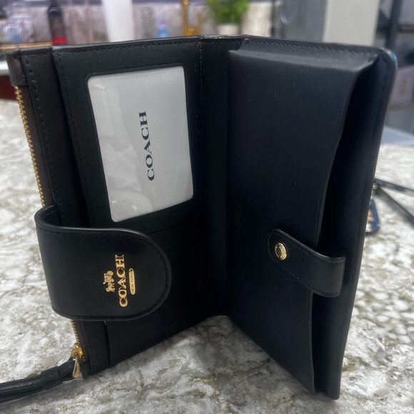 Coach wristlet wallet/phone holder - Picture 3 of 3
